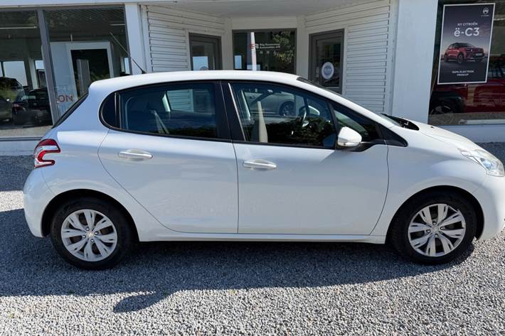 Hvid Peugeot 208 fra 2014