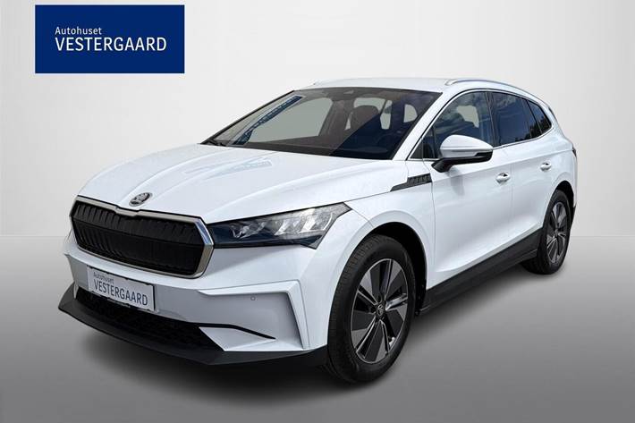 Hvid Skoda Enyaq fra 2023 set udefra