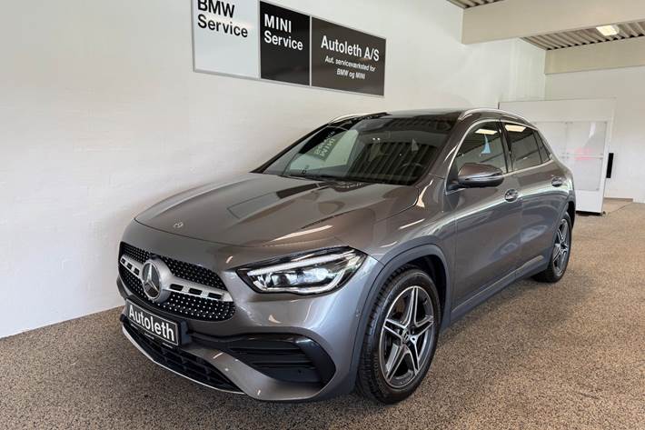 Grå Mercedes GLA250 fra 2020