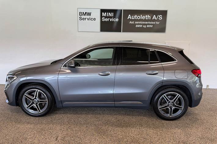 Grå Mercedes GLA250 fra 2020
