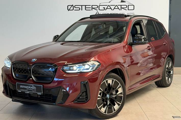 Grå BMW iX3 fra 2025