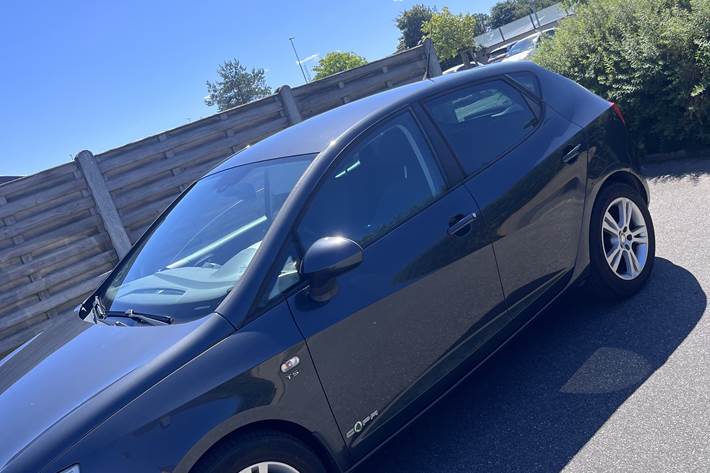 Grå Seat Ibiza fra 2011