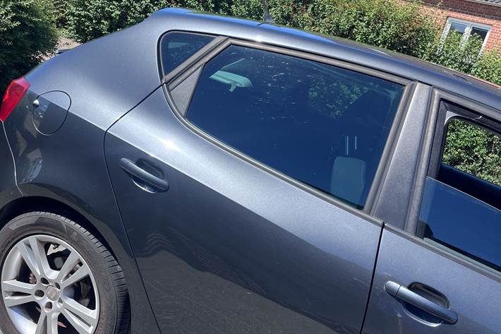 Grå Seat Ibiza fra 2011