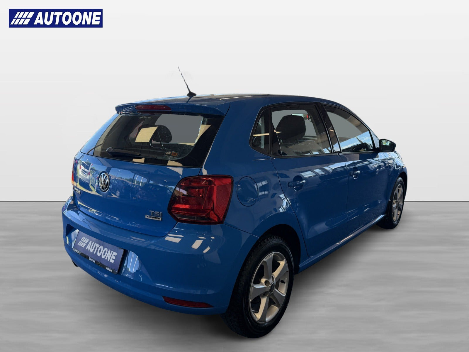 Blå VW Polo fra 2015