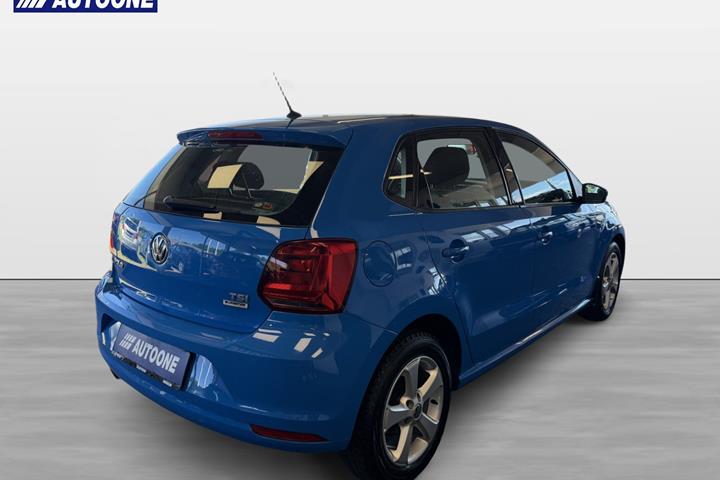 Blå VW Polo fra 2015