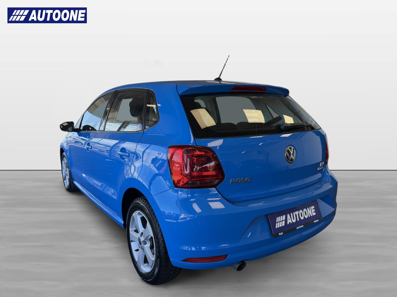 Blå VW Polo fra 2015