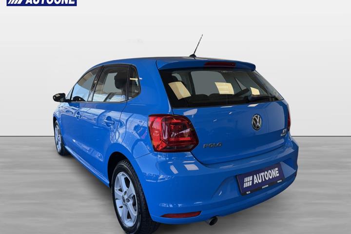 Blå VW Polo fra 2015