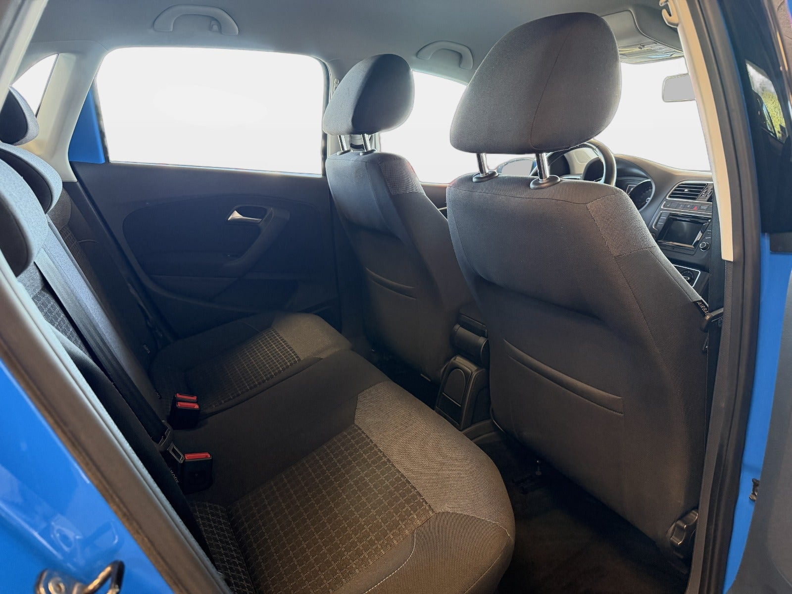 Blå VW Polo fra 2015