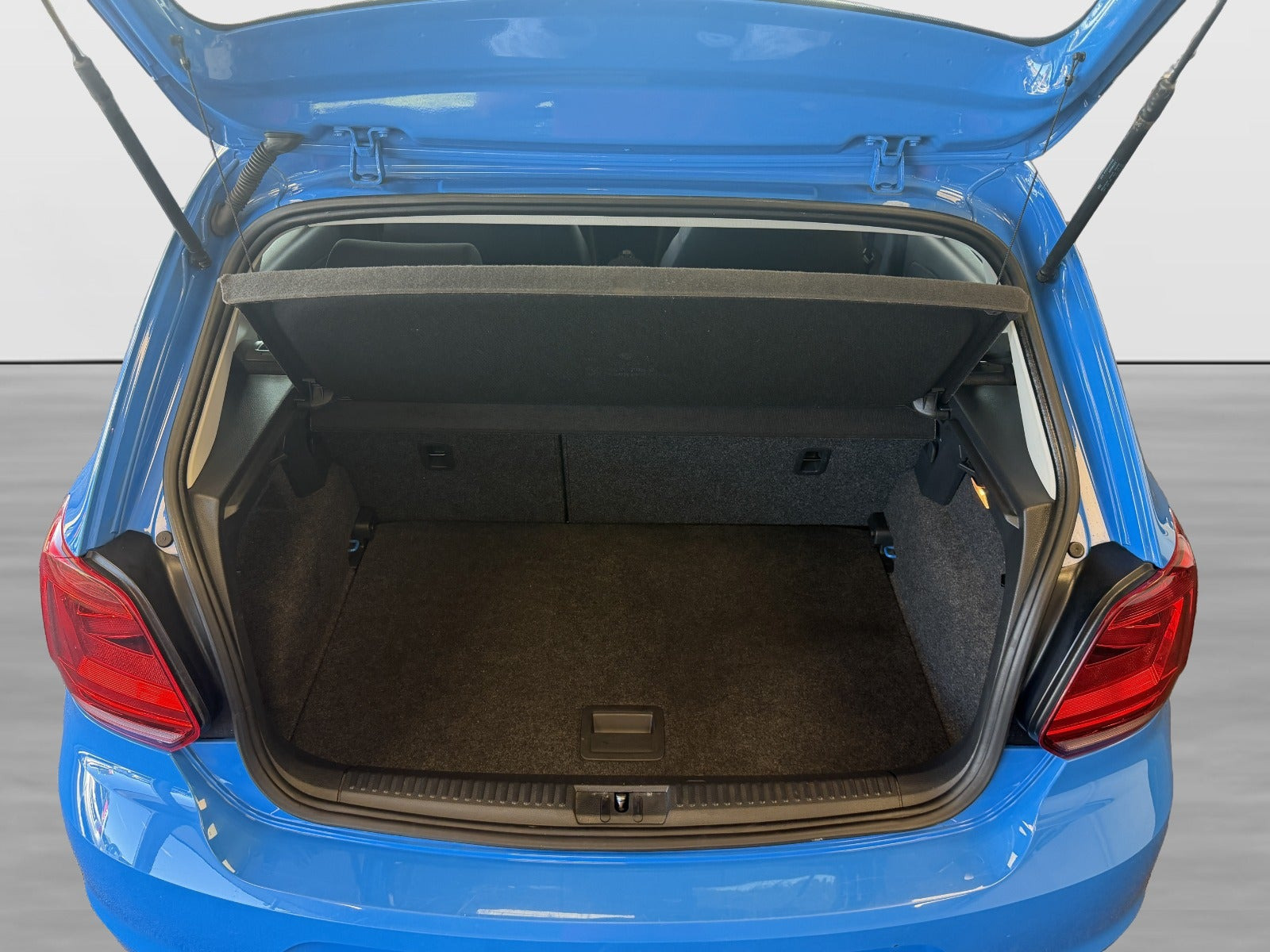 Blå VW Polo fra 2015