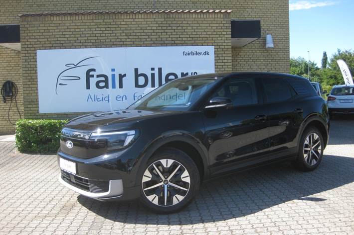 Sort Ford Explorer fra 2025 set udefra
