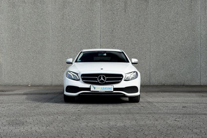 Hvid Mercedes E220 d fra 2016