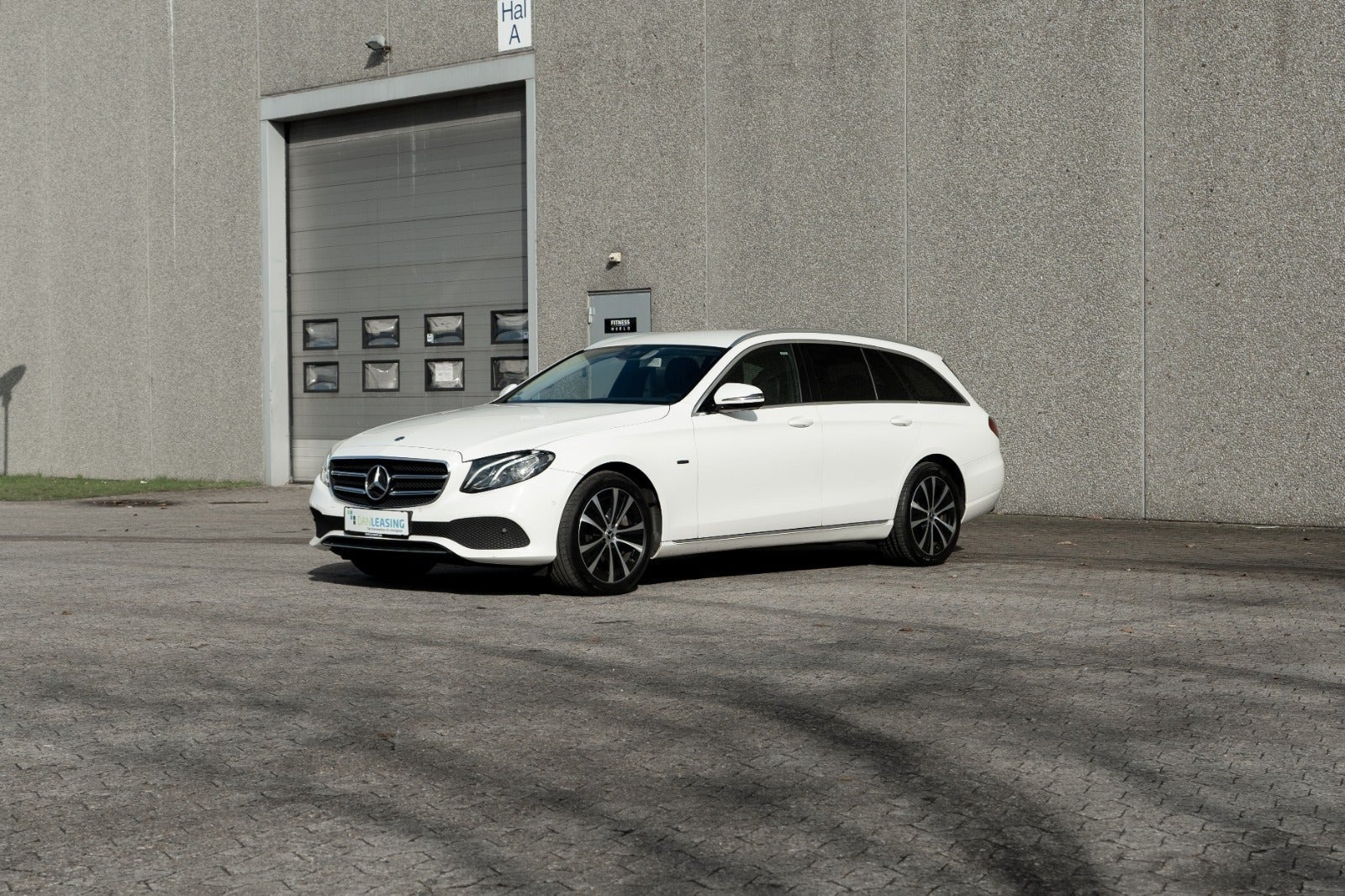 Hvid Mercedes E220 d fra 2016