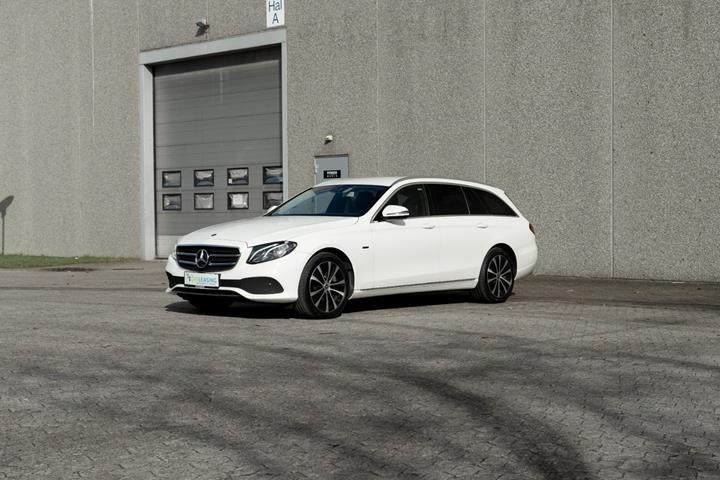 Hvid Mercedes E220 d fra 2016
