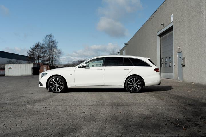 Hvid Mercedes E220 d fra 2016