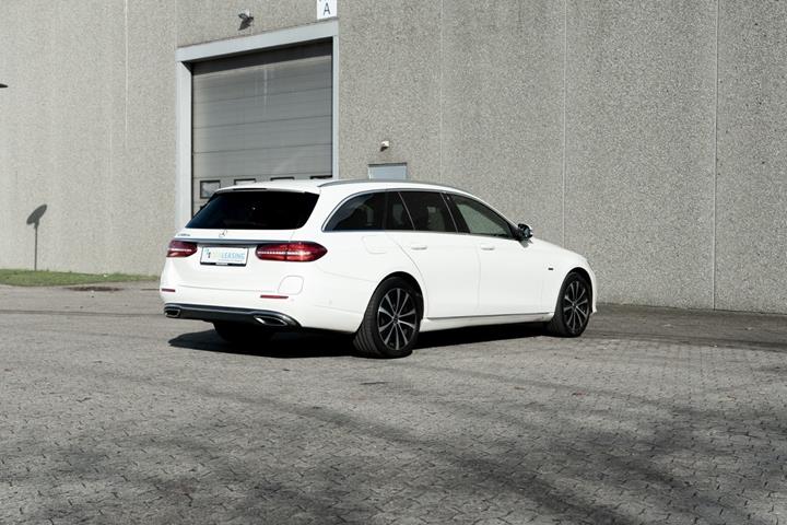 Hvid Mercedes E220 d fra 2016