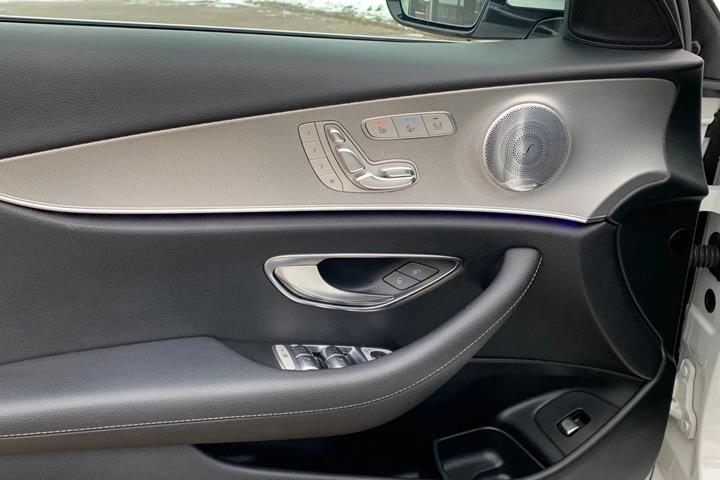 Hvid Mercedes E220 d fra 2016