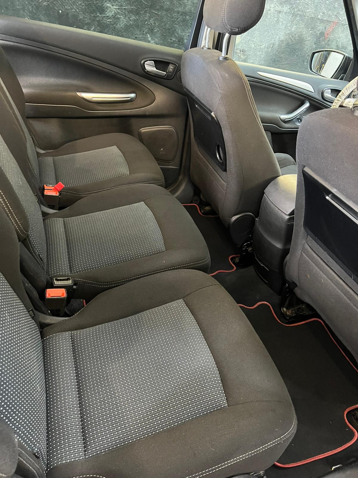 Sort Ford S-MAX fra 2015