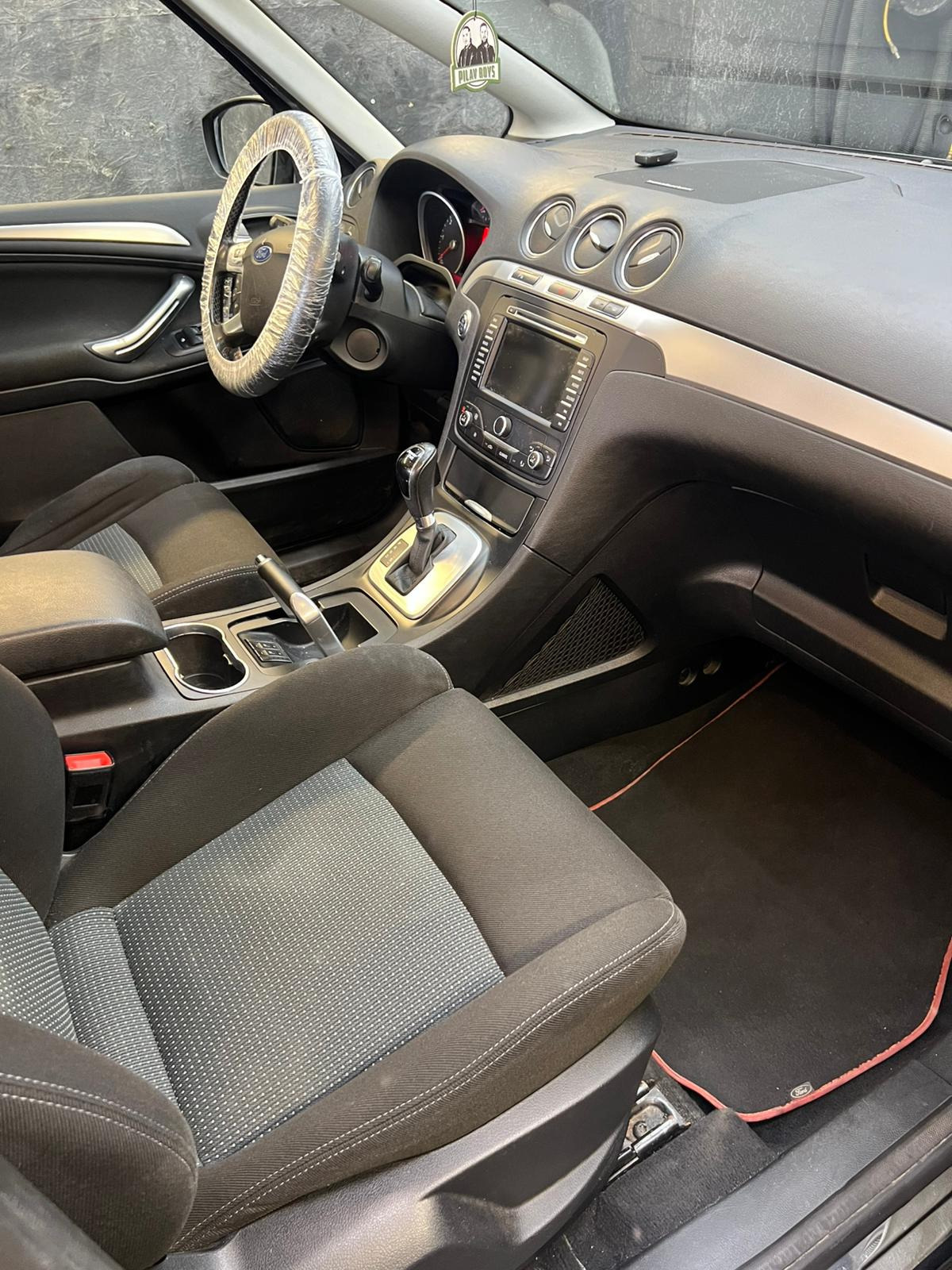 Sort Ford S-MAX fra 2015
