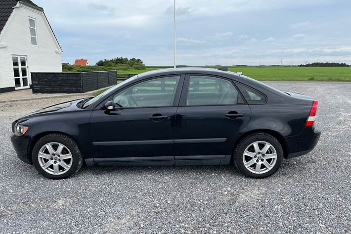 Sort Volvo S40 fra 2005