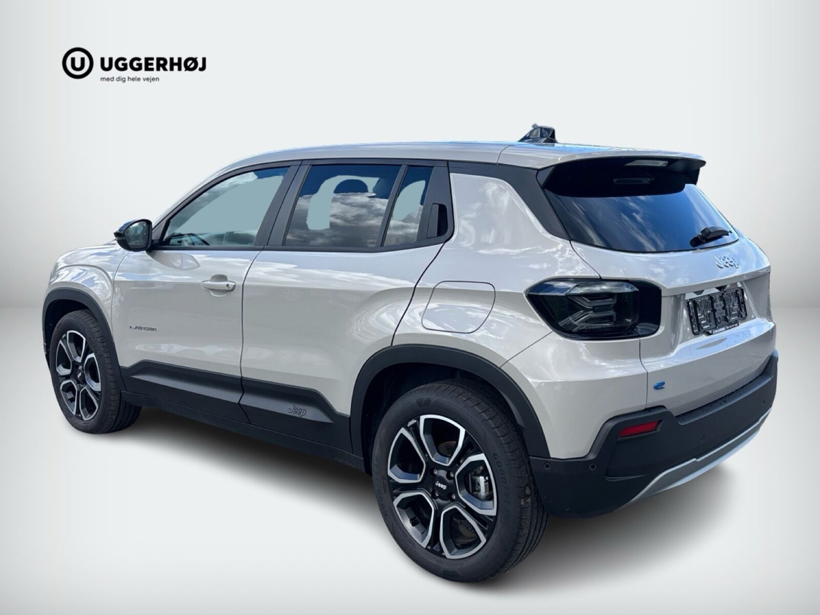 Beige Jeep Avenger fra 2025