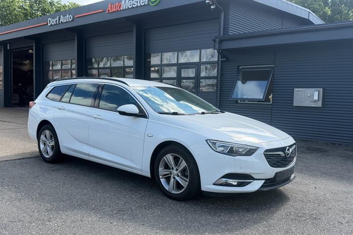 undefined Opel Insignia fra 2018 set udefra
