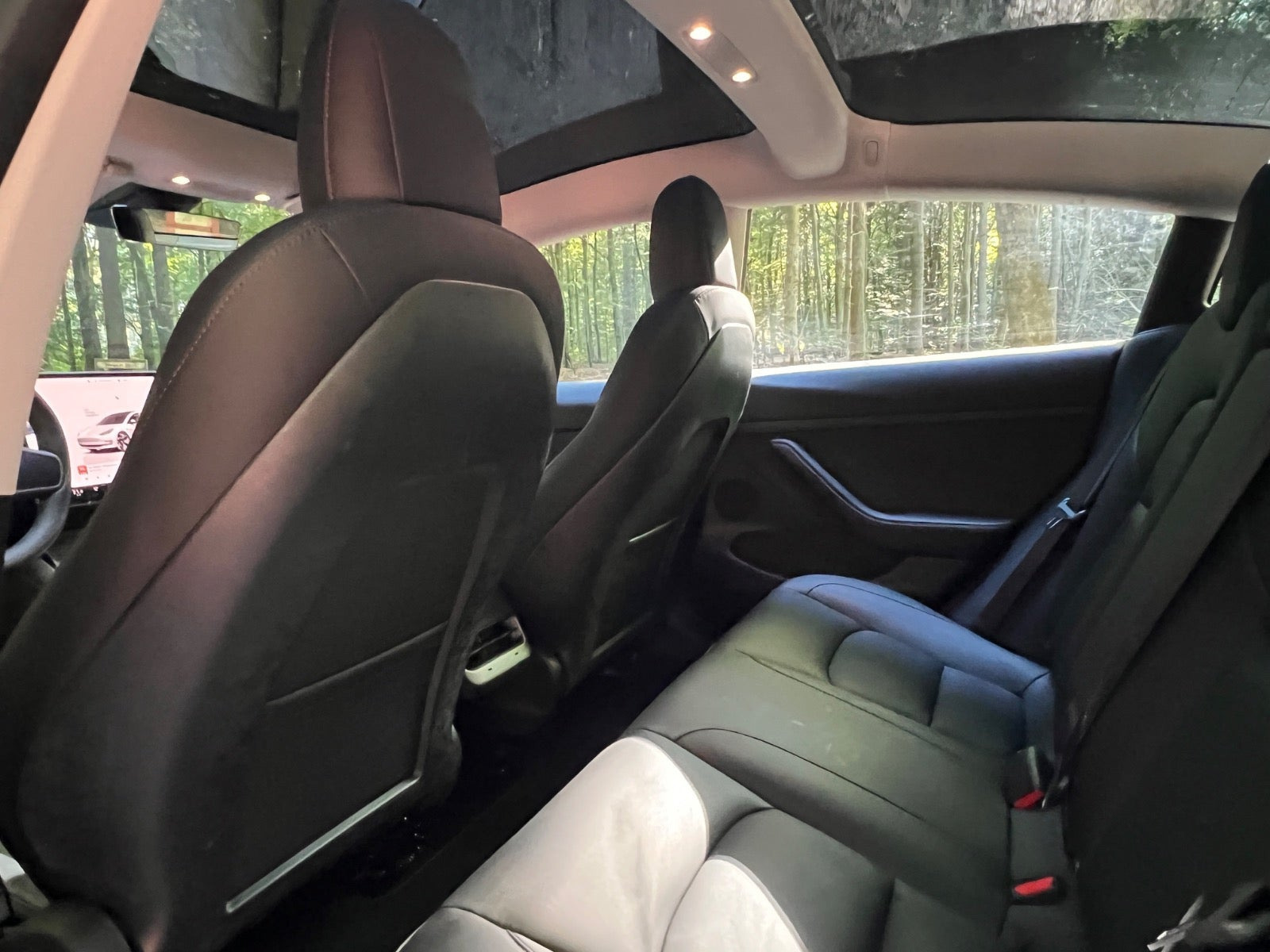 Hvid Tesla Model 3 fra 2023