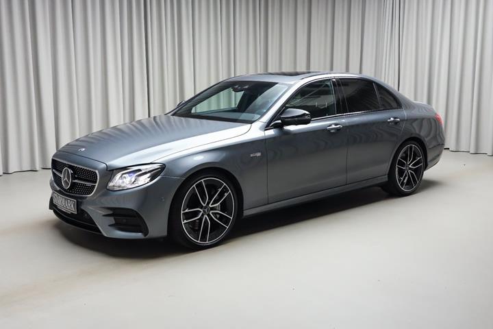 Grå Mercedes E43 fra 2018