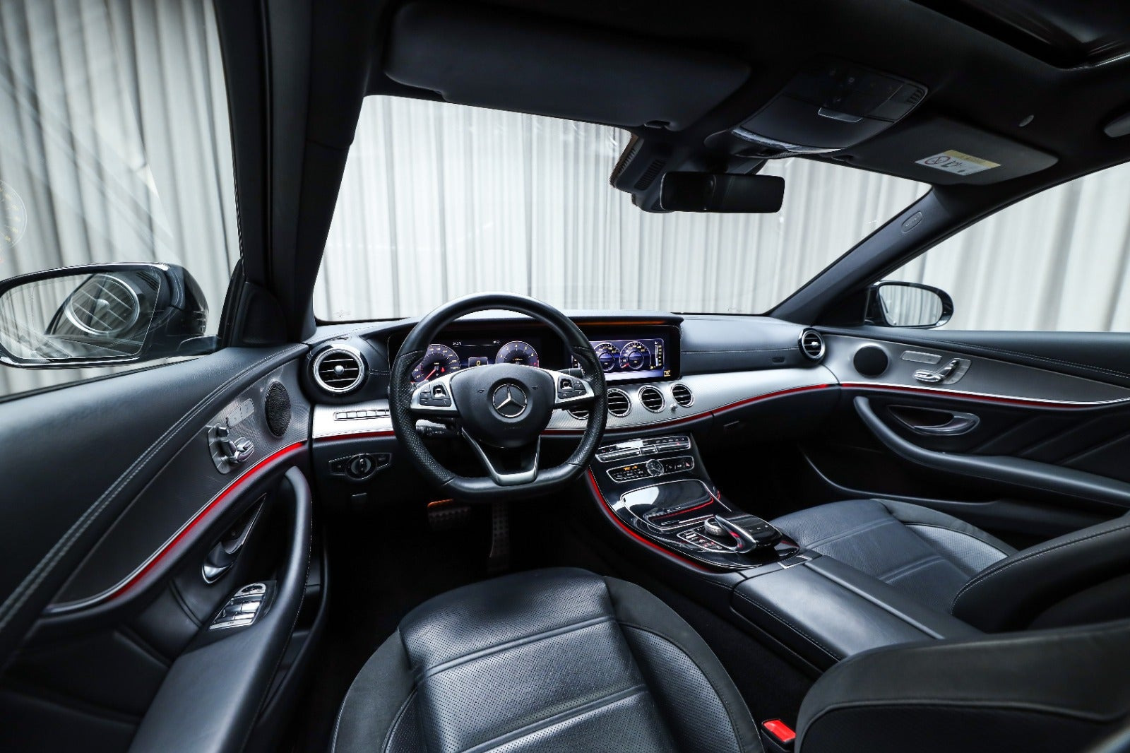 Grå Mercedes E43 fra 2018