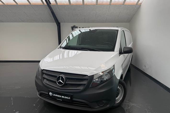 Hvid Mercedes Vito 114 fra 2020