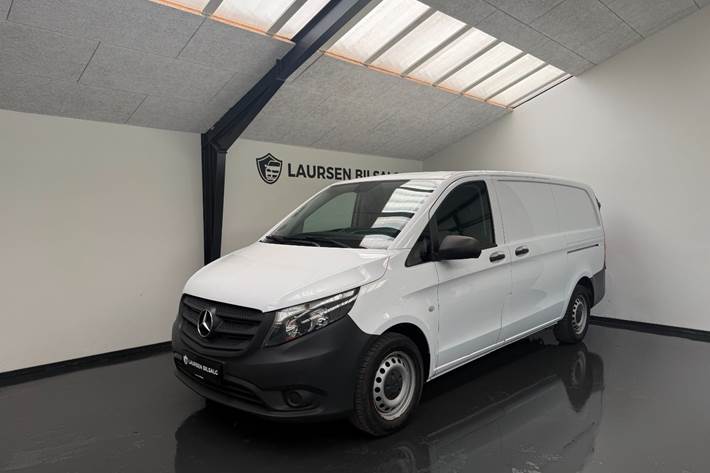 Hvid Mercedes Vito 114 fra 2020