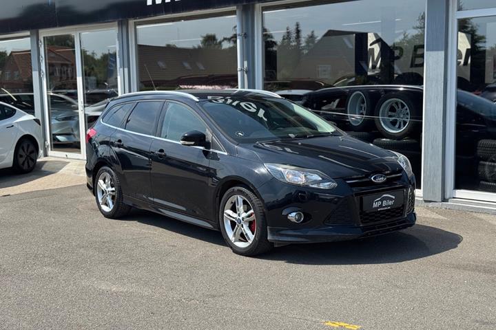 Sort Ford Focus fra 2013