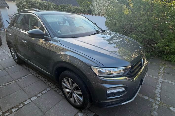 Grå VW T-Roc fra 2019