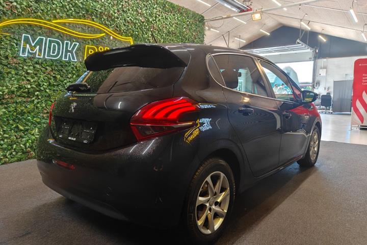 undefined Peugeot 208 fra 2018