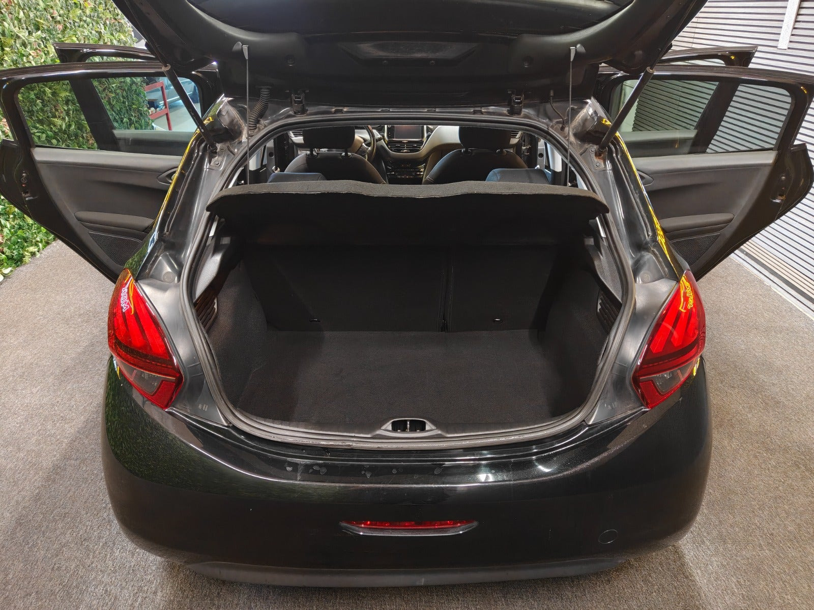 undefined Peugeot 208 fra 2018