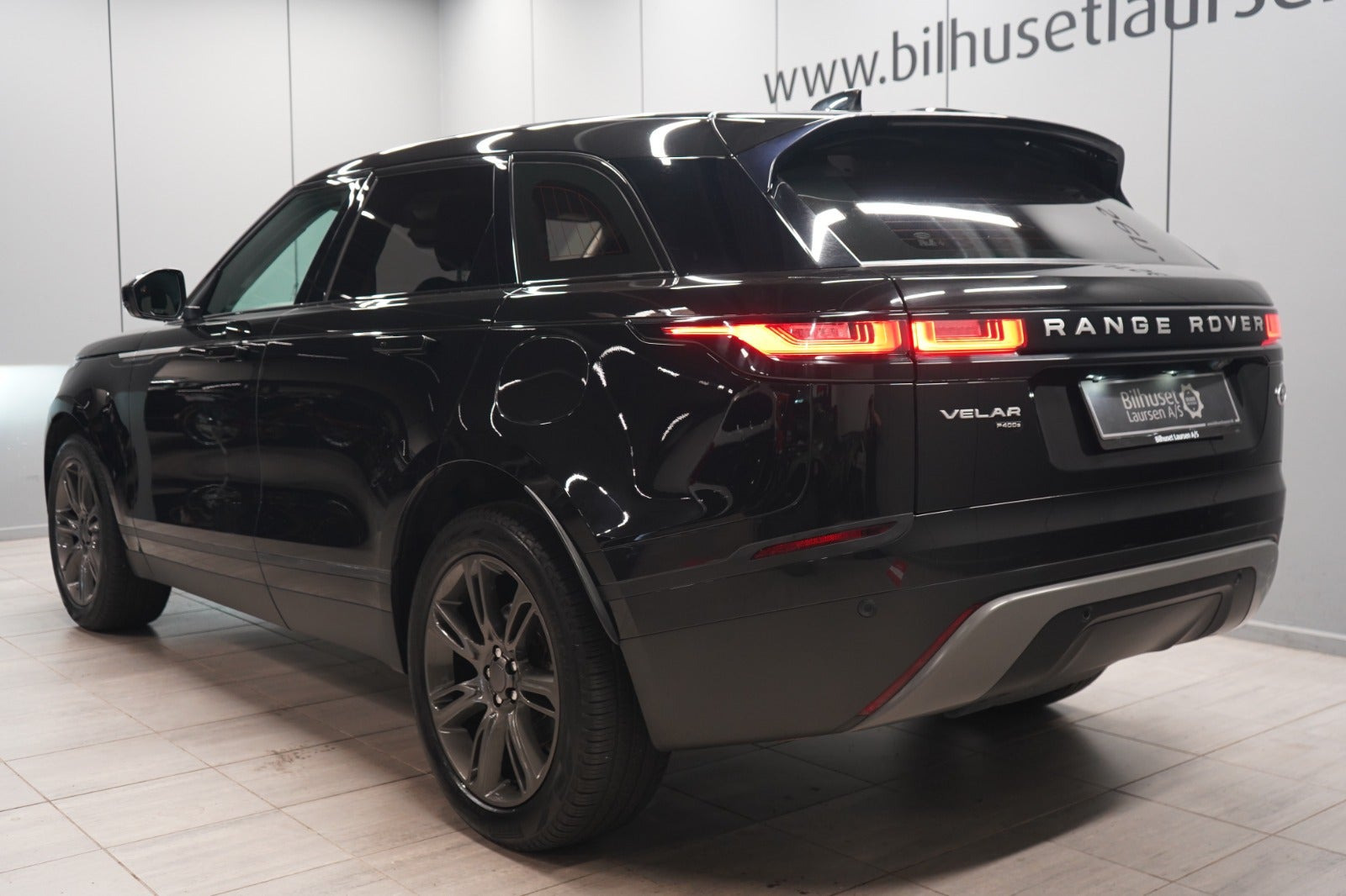 Sort Land Rover Range Rover Velar fra 2022