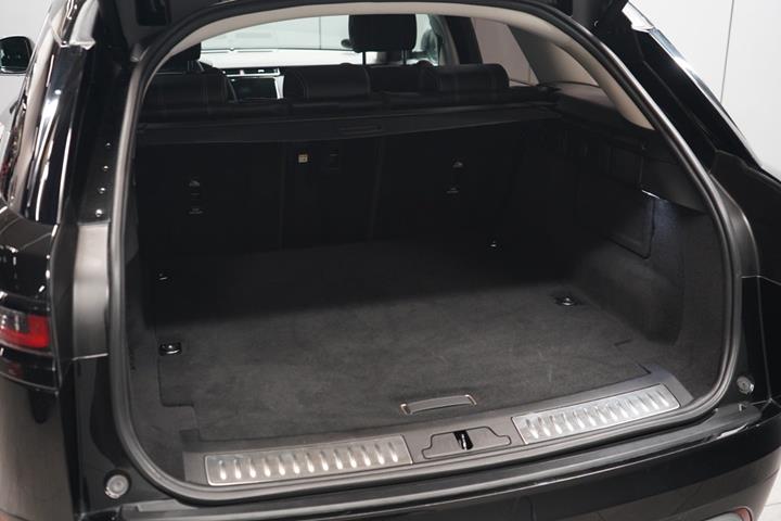 Sort Land Rover Range Rover Velar fra 2022