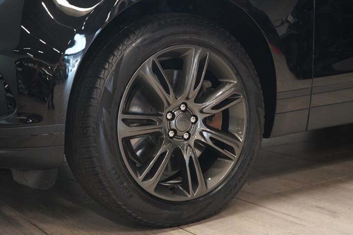 Sort Land Rover Range Rover Velar fra 2022