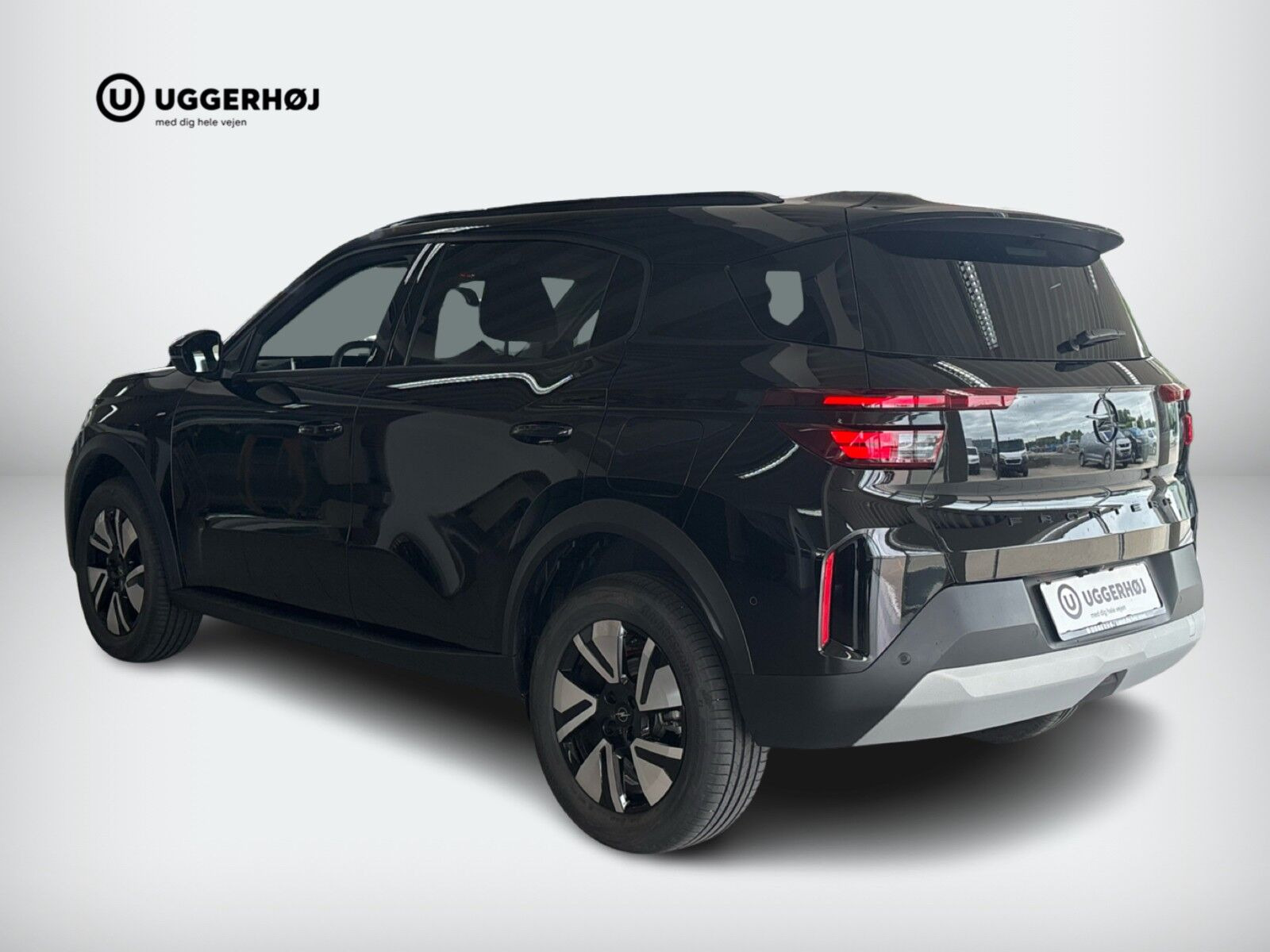 Sort Opel Frontera fra 2025