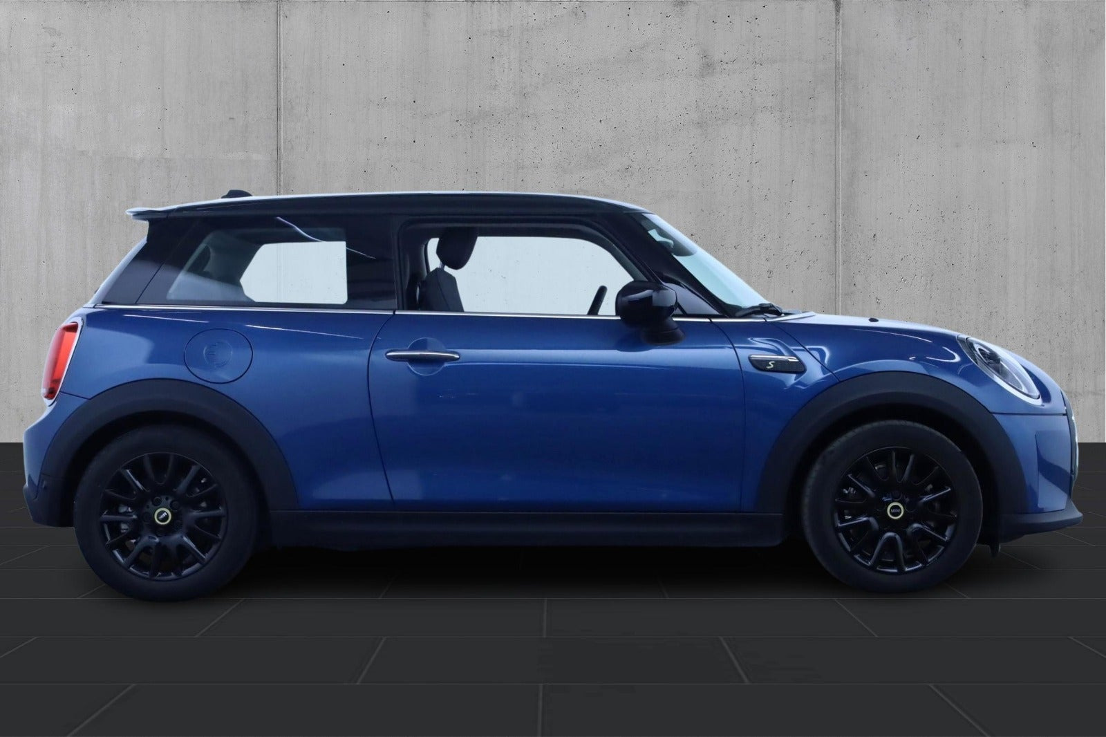 Blå Mini Cooper SE fra 2022