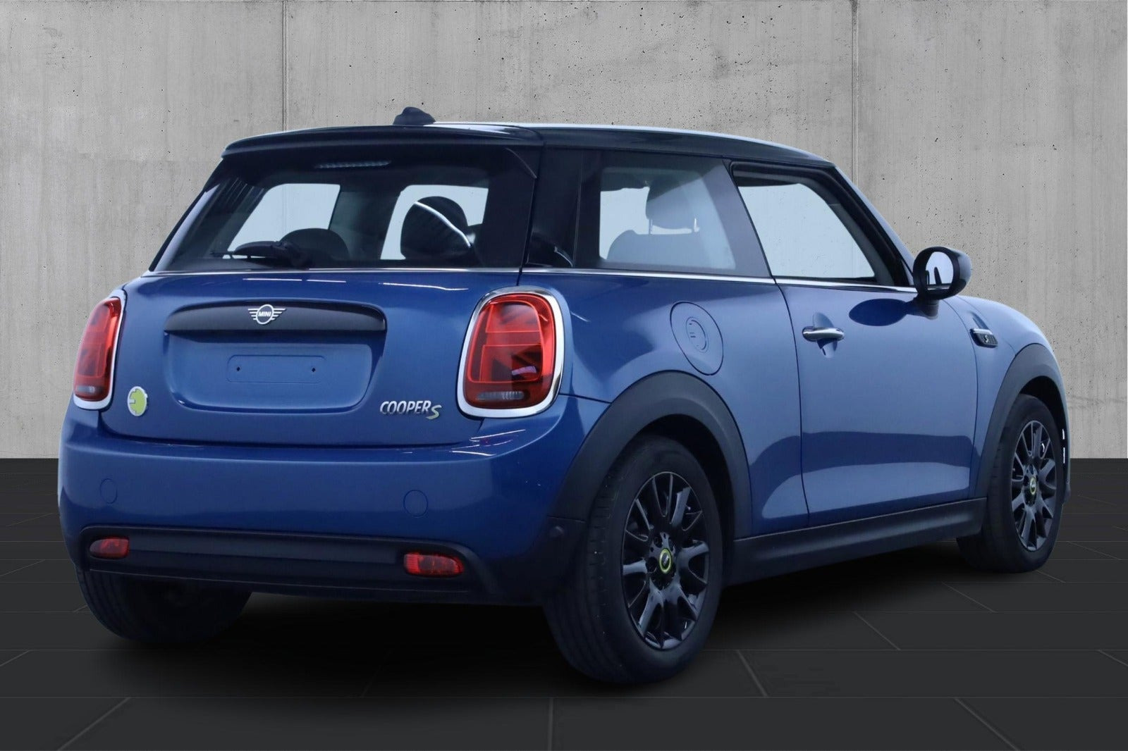 Blå Mini Cooper SE fra 2022
