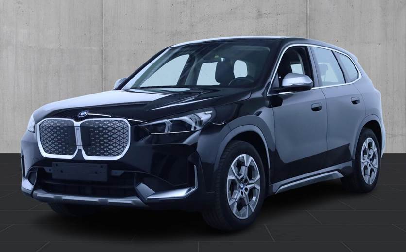 BMW iX1 eDrive20 X-Line