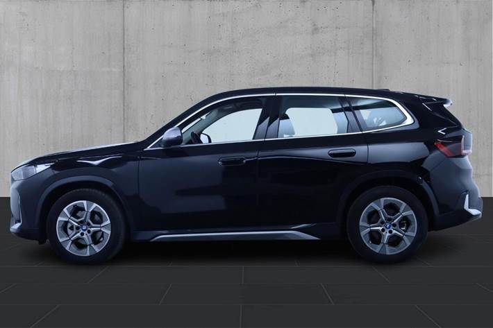 Sort BMW iX1 fra 2024