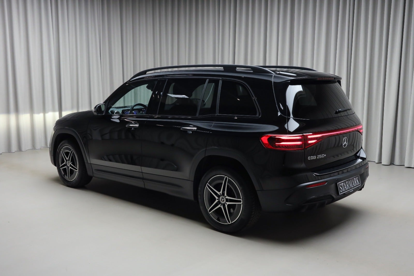 Sort Mercedes EQB250+ fra 2026