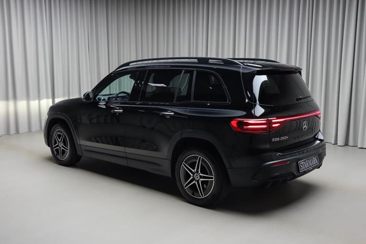 Sort Mercedes EQB250+ fra 2026