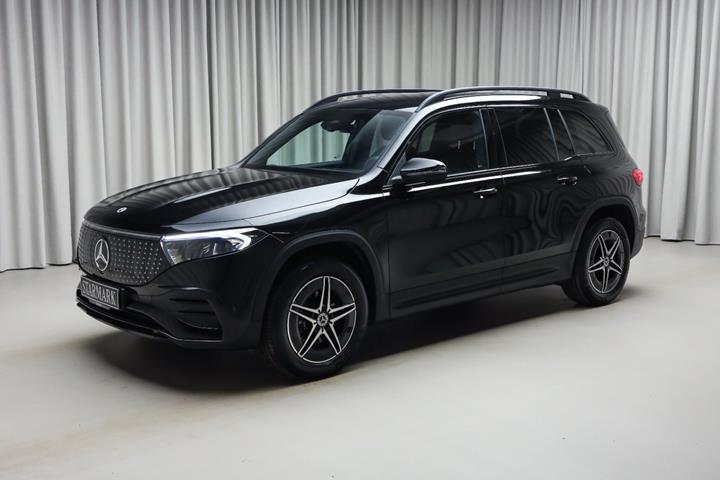 Sort Mercedes EQB250+ fra 2026 set udefra