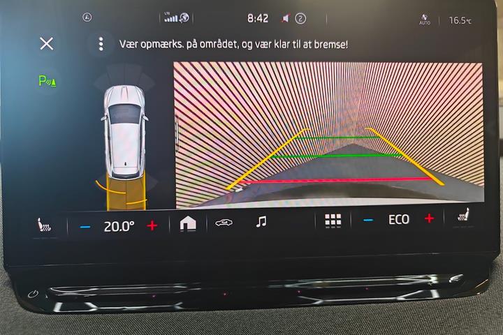 Hvid Skoda Enyaq fra 2022