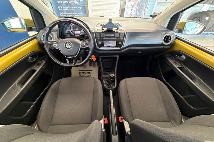 Gul VW UP! fra 2018