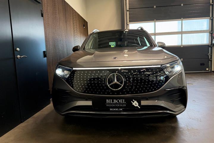 Grå Mercedes EQB250+ fra 2024