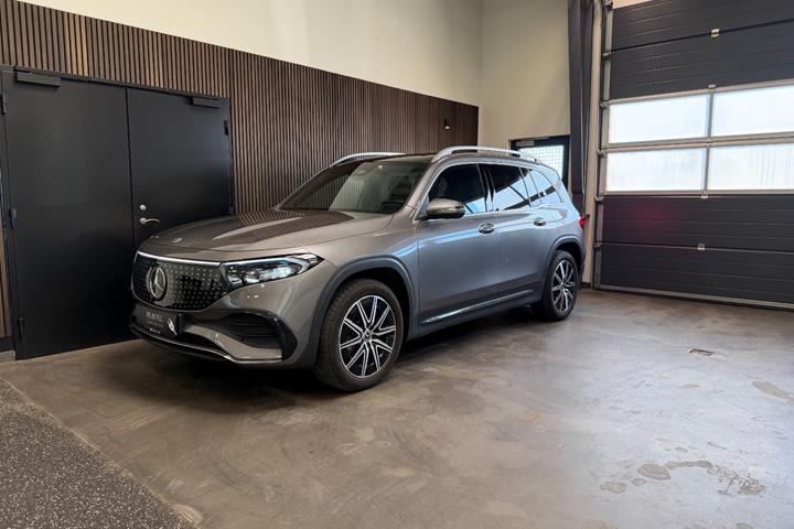 Grå Mercedes EQB250+ fra 2024