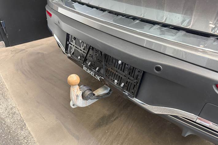 Grå Mercedes EQB250+ fra 2024